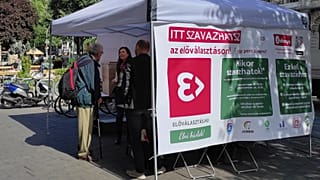 Egy előválasztási pavilon Budapesten szombat délelőtt