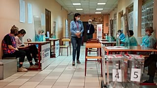 Ρωσία: Κλείνουν οι τριήμερες βουλευτικές κάλπες