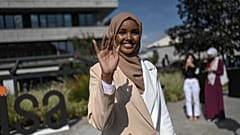Modanı Halima Aden İstanbul'da bir Türk firması için özel koleksiyonlar tasarlayacak