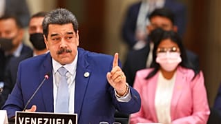 El presidente Nicolás Maduro y la ministra de Exteriores Delcy Rodríguez