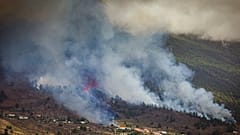 Cientos de evacuados por la erupción del volcán en la isla española de La Palma