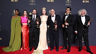 جوائز الإخراج المتميز لمسلسل "مناورة الملكة" في حفل توزيع جوائز إيمي الثالث والسبعين.