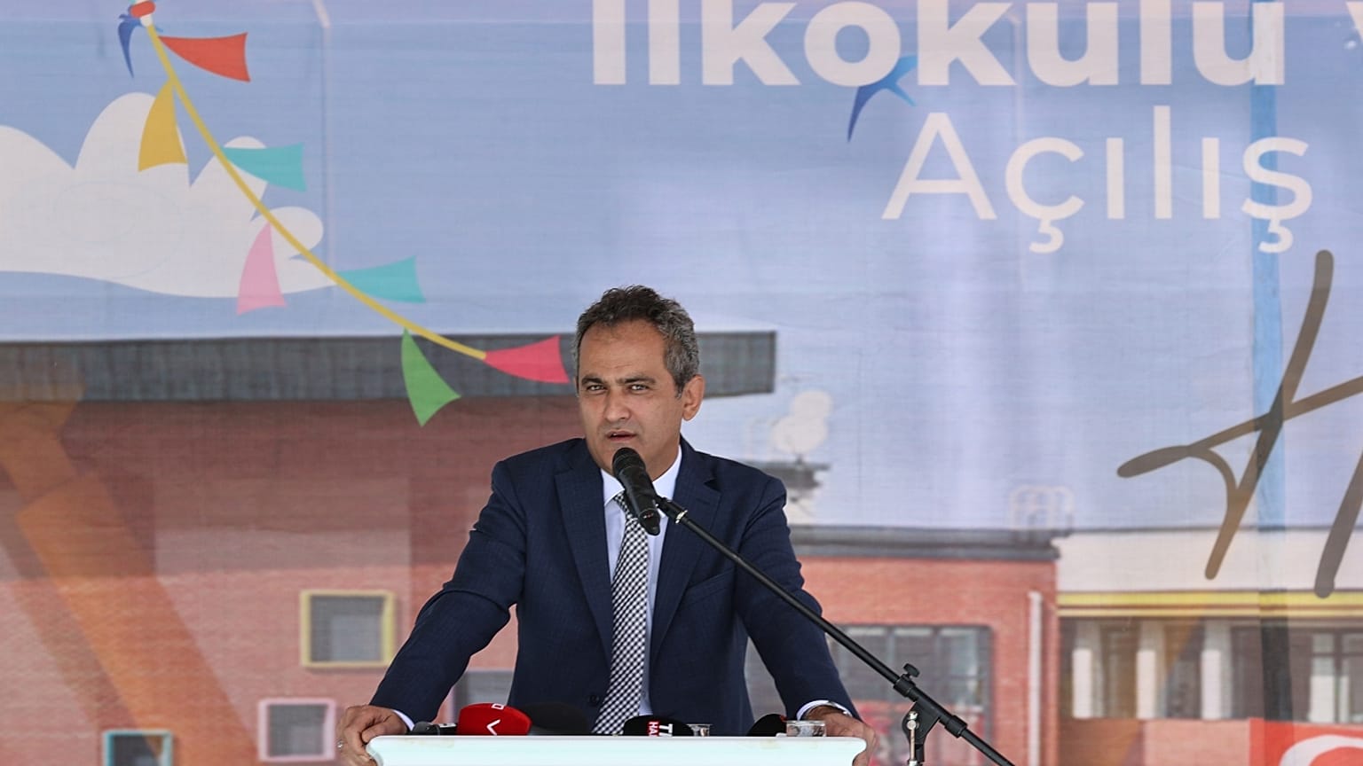 Milli Eğitim Bakanı Mahmut Özer