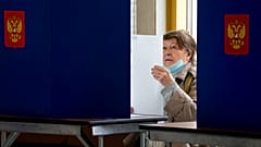 Wählerin in Russland
