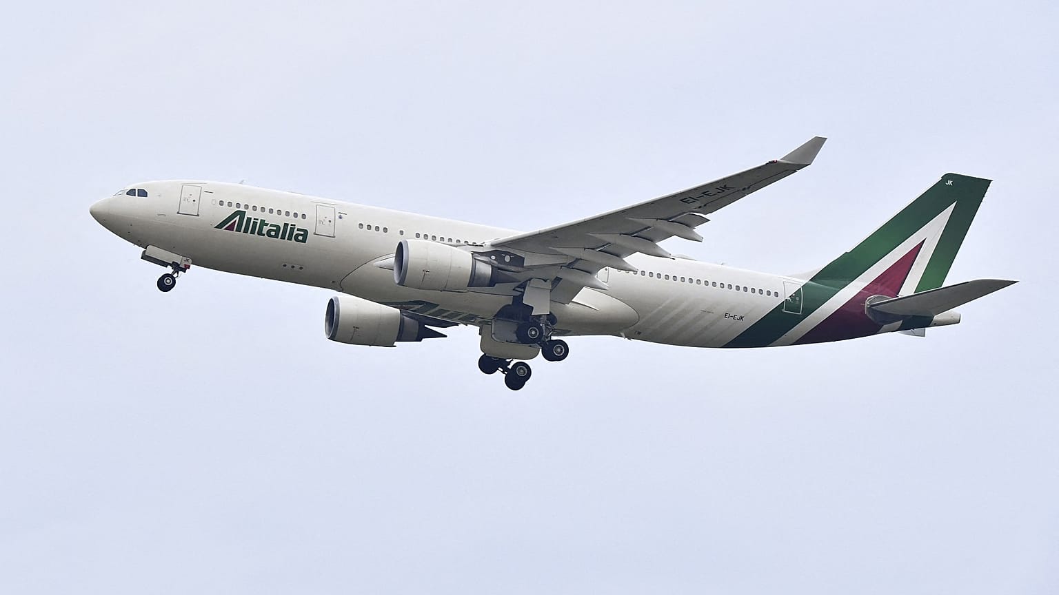 Rómában tüntettek a lassan leköszönő Alitalia dolgozói 