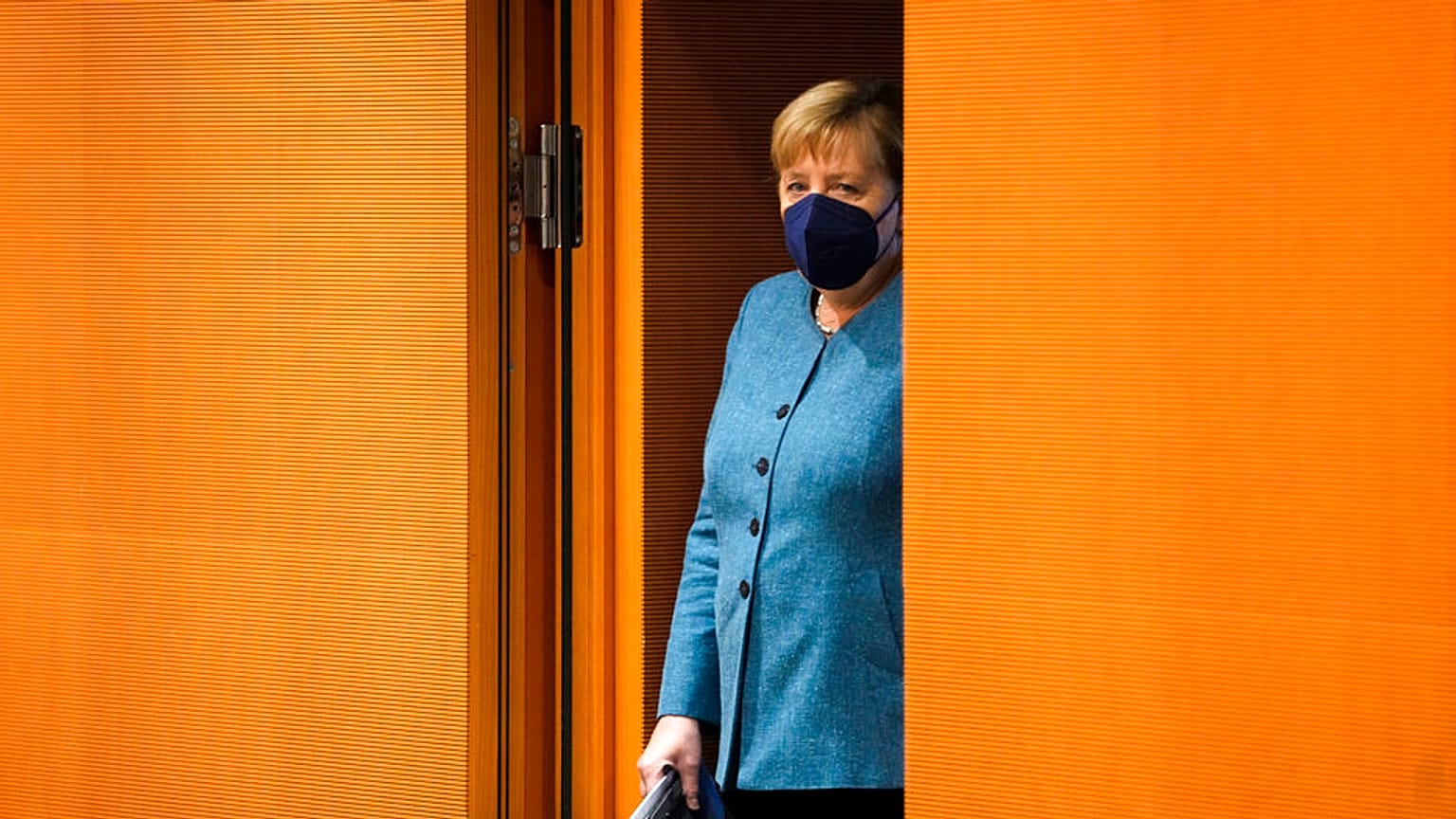 Arrivée d'Angela Merkel à son dernier conseil des ministres avant les élections fédérales, Berlin, 22 septembre 2021