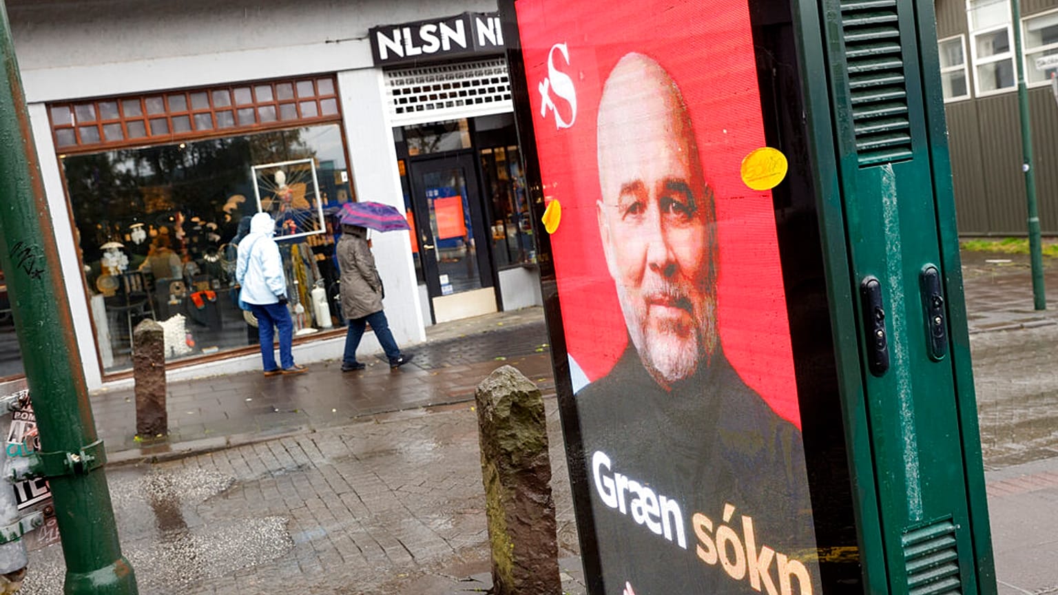 An election poster from the Social Democratic Alliance, saying "green attack" in Reykjavik. Climate change is top of the agenda when voters head to the polls on Saturday