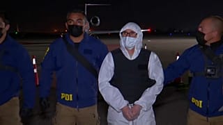 Imagen de la llegada a Santiago de Chile del "comandante Emilio" procedente de México