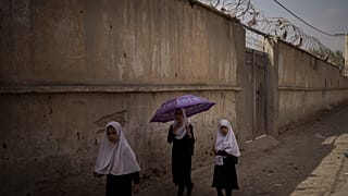 عکس آرشیوی از دختران دانش آموز افغان