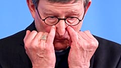 Ferenc pápa helyén hagyta a szexuális visszaélések eltussolásával vádolt kölni érseket