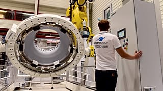 Archive : employé du groupe ArianeGroup sur le site du Haillan (sud-ouest de la France), le 12/07/2018