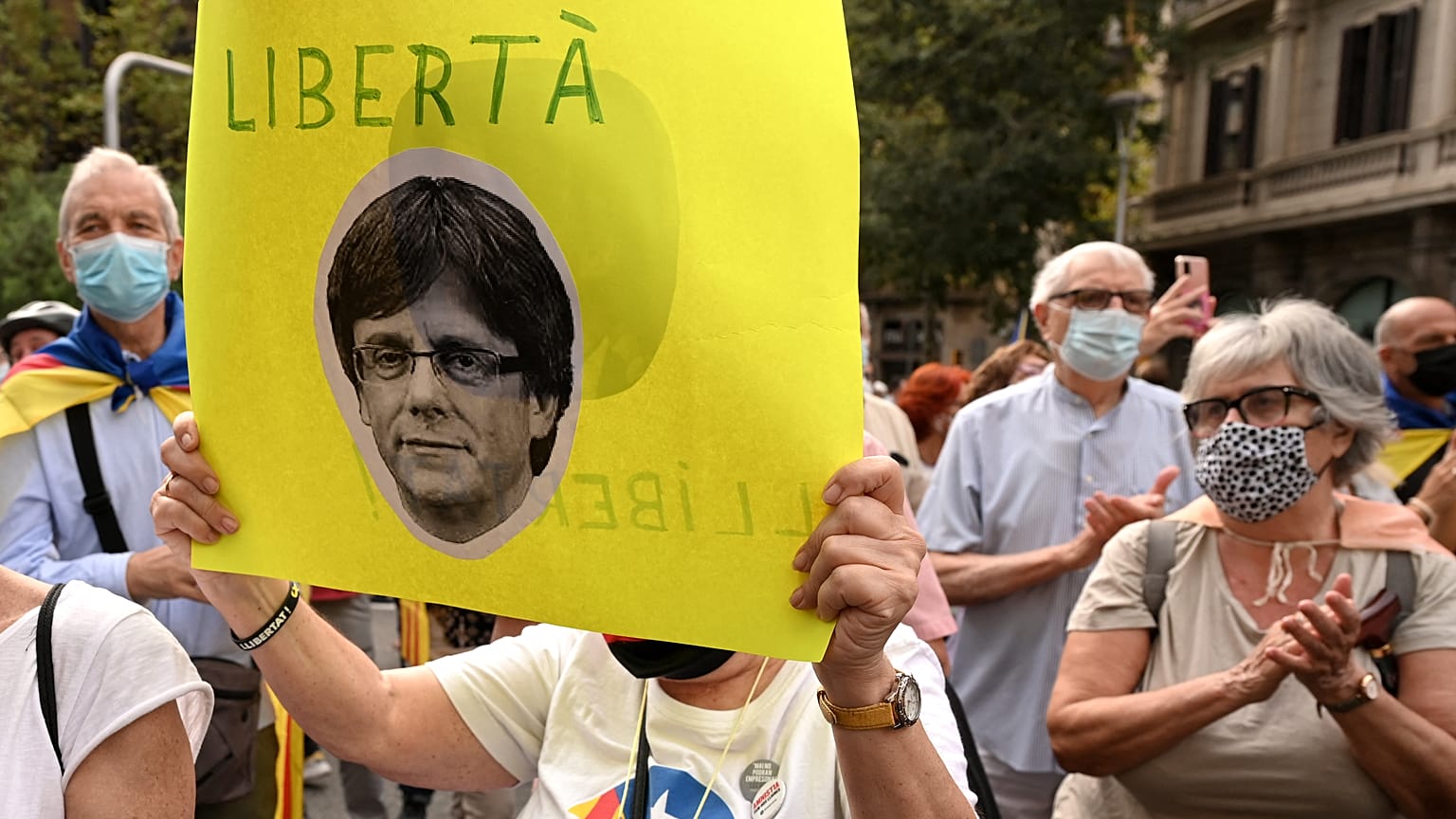 "Freiheit für Puigdemont": Spontandemos in Barcelona und auf Sardinien