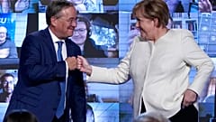 La canciller alemana, Angela Merkel, con el candidato común de la CDU y la CSU, Armin Laschet