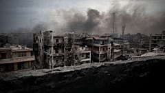 صورة التقطت في 2 تشرين الأول/أكتوبر 2012 لمنطقة سيف الدولة في مدينة حلب شمال سوريا أثناء اندلاع الاشتباكات بين قوات الحكومة وفصائل المعارضة