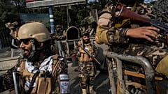 Taliban'la birlikte hareket etmekle birlikte daha otonom bir yapı olan Hakkani grubuna bağlı savaşçılar
