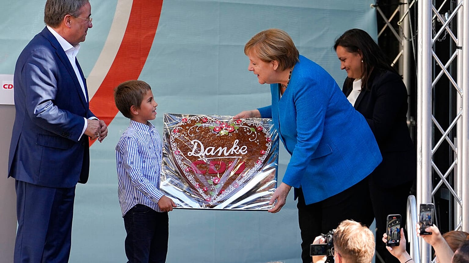 Wahlkampf in der Heimat: Merkel besucht Laschet in Aachen