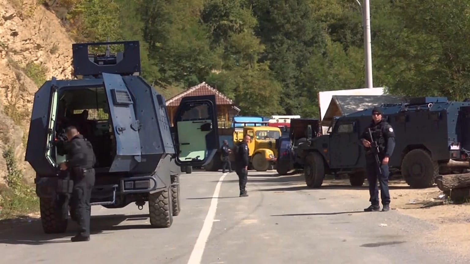 Braço-de-ferro na fronteira Kosovo-Sérvia