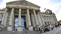 Almanya Federal Meclisi'nin (Bundestag) dış cephesi