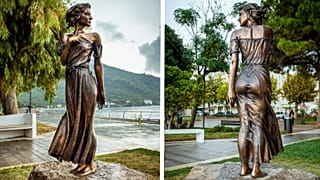 The bronze sculpture of the “Spigolatrice di Sapri” is based on a famous Italian poem.