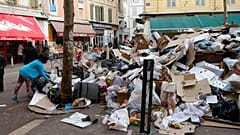 La basura desborda los contenedores de Marsella