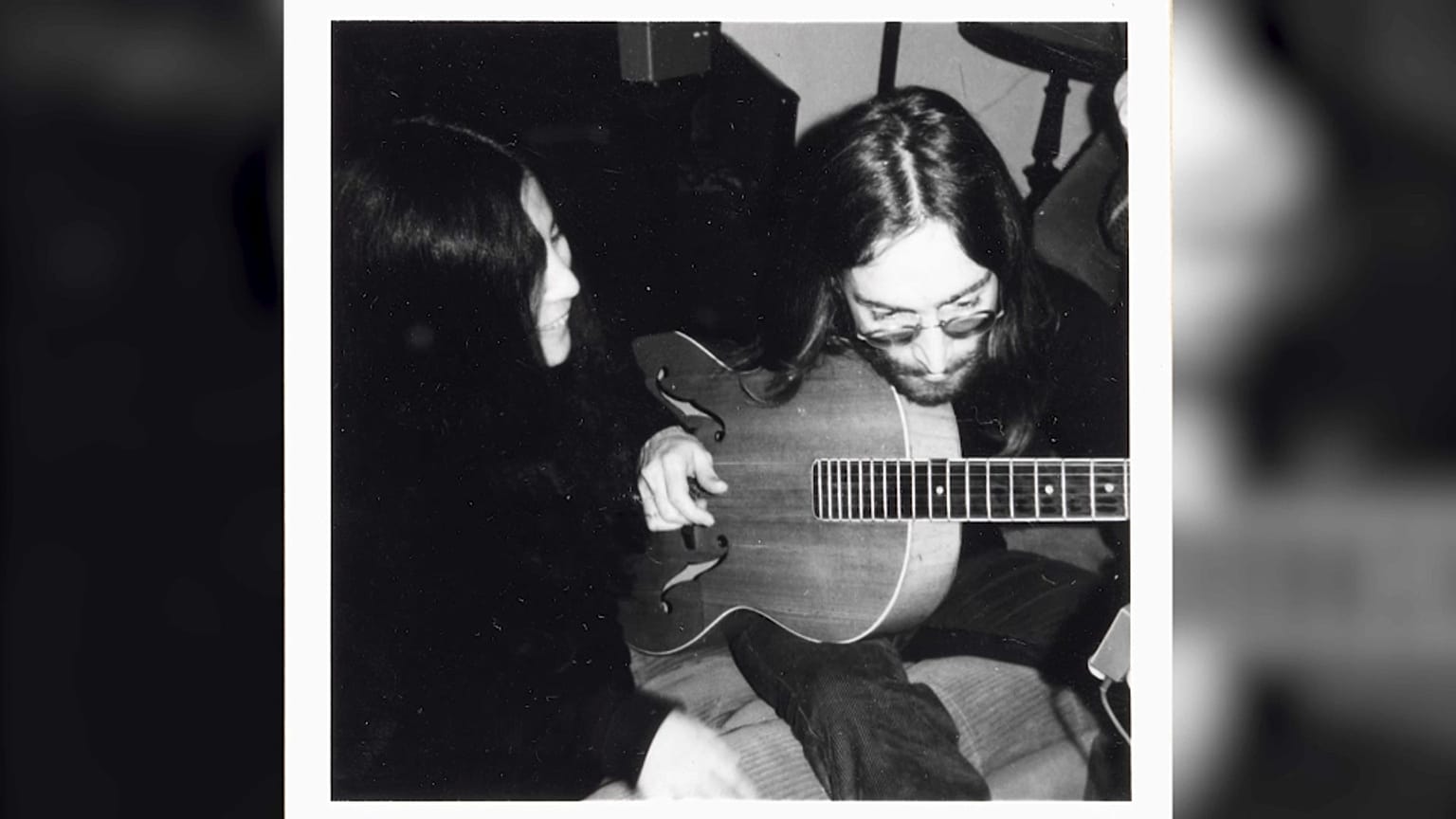 Lennon-kazettát árvereztek el Dániában