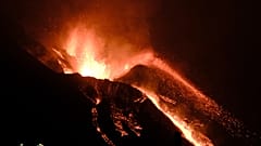 Península criada pelo Cumbre Vieja continua a crescer e ameaça partir-se