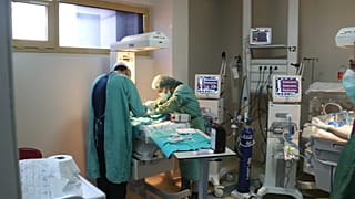 Al-Monitor: Türkiye, Suriyeliler için ücretsiz tıbbi tedaviyi askıya aldı