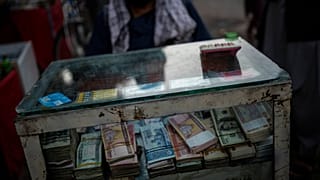 Afganistan'ın başkenti Kabil'de bir döviz bürosu