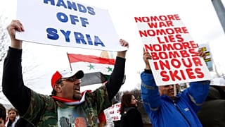 ABD'nin Suriye'deki askeri müdahalesini protesto eden bir gösterici (arşiv) 