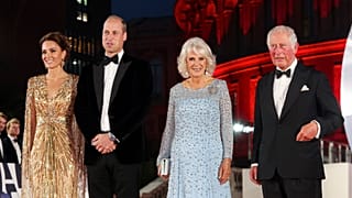 Katalin hercegnő és Vilmos herceg (balra) a Nincs idő meghalni című film világpremierjén a londoni Royal Albert Hallban - képünk illusztráció