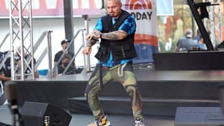 J Balvin durante una actuación en Nueva York
