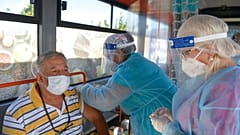 Romanya'da Covid-19'a karşı aşılama