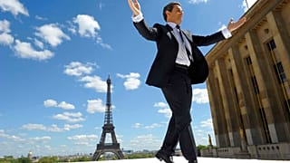 Archives 1 mai 2012, le président français Nicolas Sarkozy accueillant ses supporters sur la place du Trocadéro à Paris.
