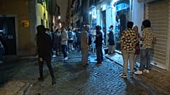 Straßenszene in Lissabon unmittelbar vor Beginn des Freedom Day