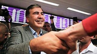 میخائیل ساکاشویلی، رئیس جمهور سابق گرجستان هنگام ورود به اوکراین در سال ۲۰۱۹ 