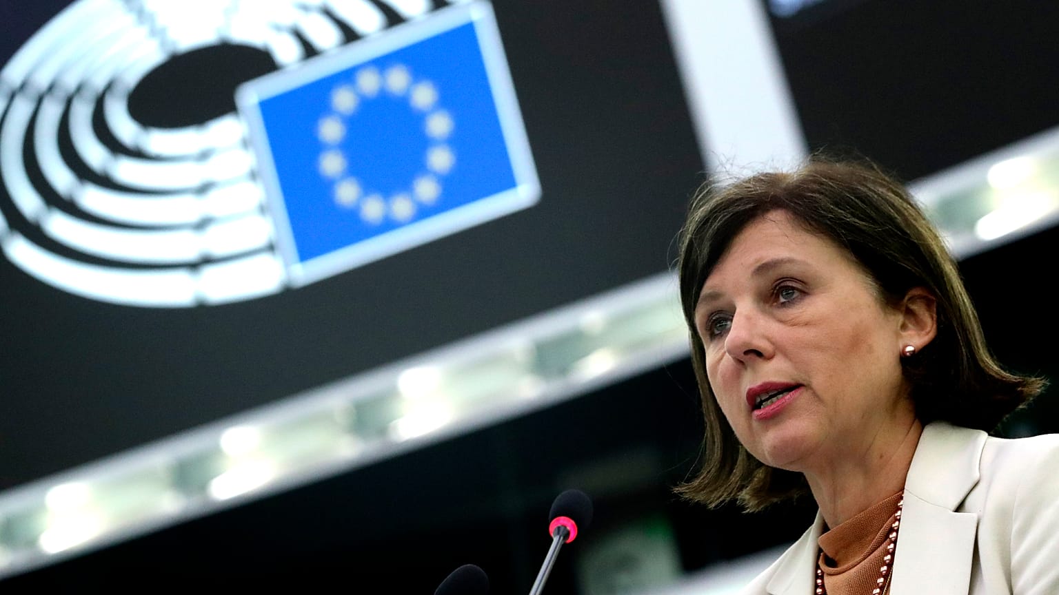 Vera Jourová 2021. szeptember 15-én az Európai Parlament strasbourgi épületében