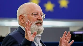 Frans Timmermans deixa aviso forte em Milão