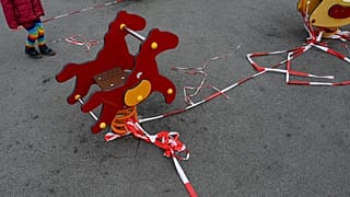 Geschlossener Kinderspielplatz in Deutschland - Symbolbild