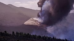 Извержение вулкана на острове Пальма