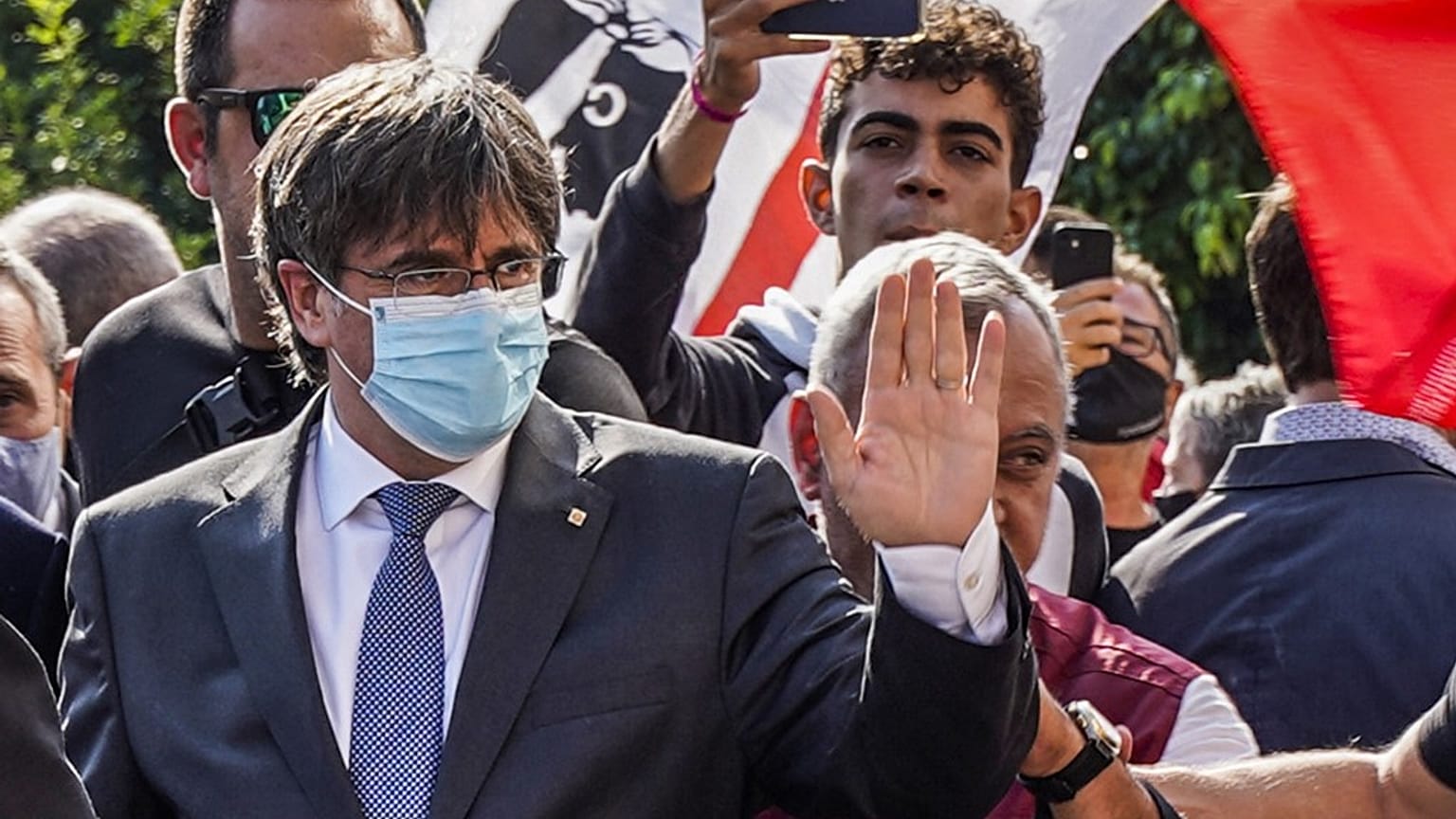 Le leader séparatiste catalan Carles Puigdemont à son arrivée au tribunal de Sassari en Sardaigne (Italie), le 04/10/2021