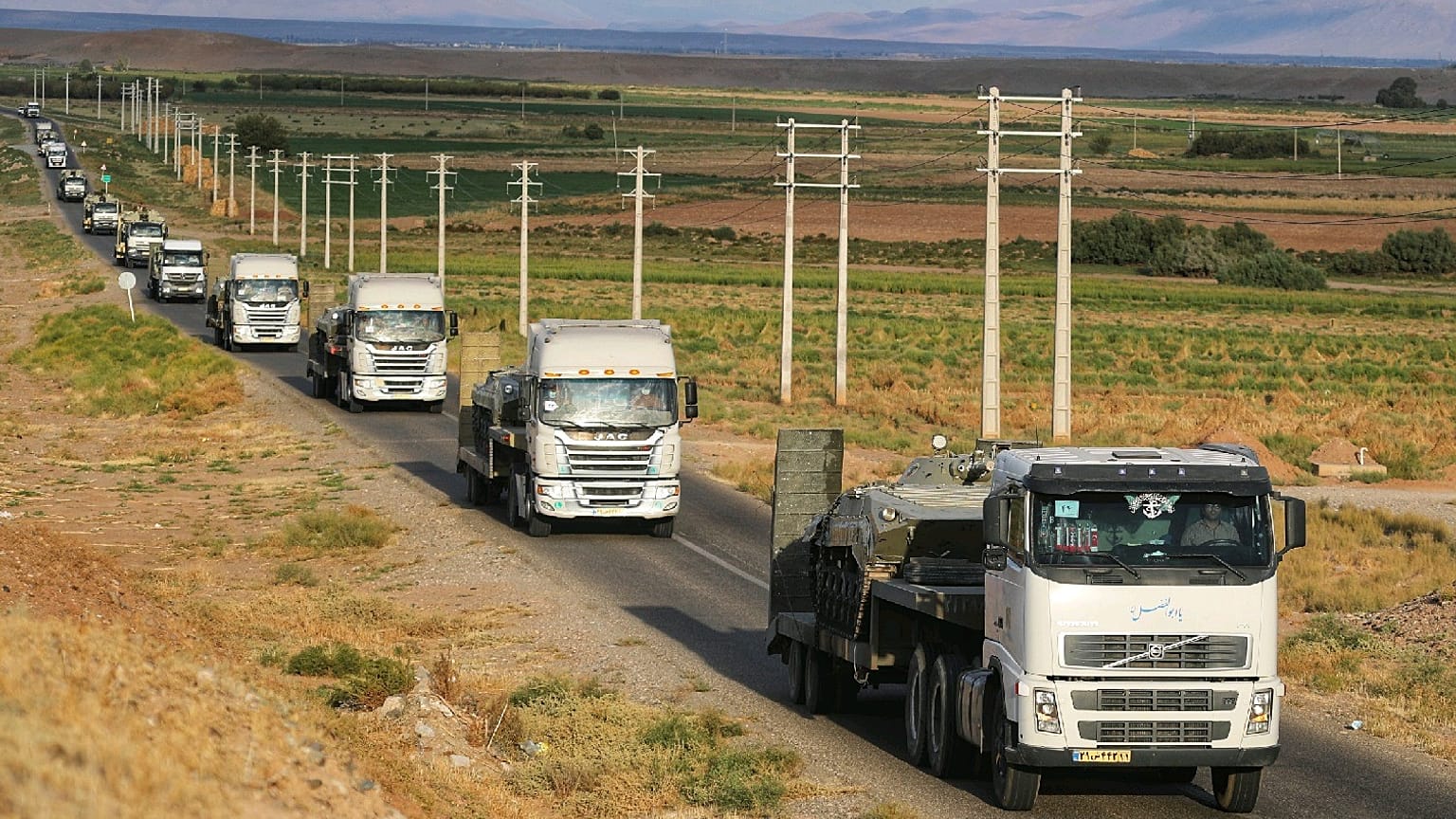 İran'ın Azerbaycan sınırında yaptığı tatbikata sevkiyat