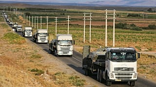 İran'ın Azerbaycan sınırında yaptığı tatbikata sevkiyat