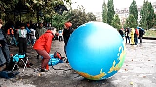 Klímaaktivisták akciója zürichi bankoknál