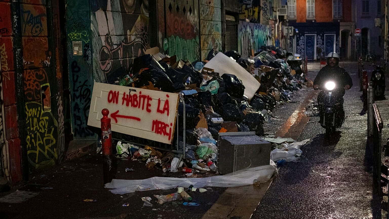 Marsella, inundada de basura