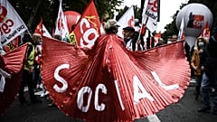 Une manifestante dans le cortège bordelais (5 octobre 2021, Bordeaux, France)