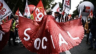 Une manifestante dans le cortège bordelais (5 octobre 2021, Bordeaux, France)