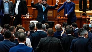 Moção de censura aprovada no parlamento romeno