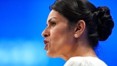 İngiltere İçişleri Bakanı Priti Patel