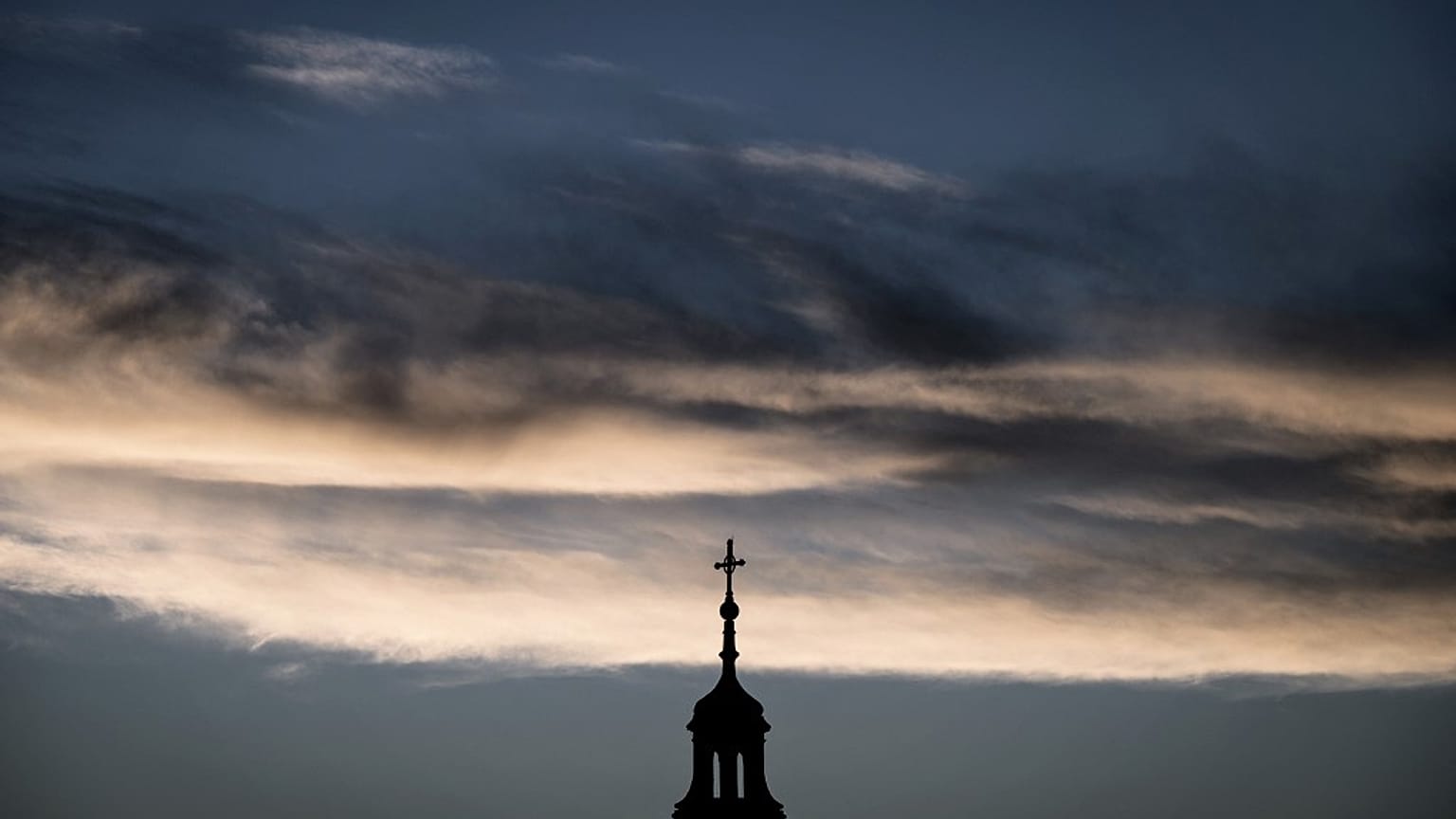 Le clocher d'une église de Lyon (France) photographiée le mardi 5 octobre 2021