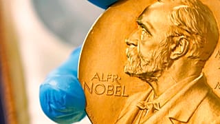 Лауреатами Нобелевской премии по химии стали Биньямин Лист и Дэвид Макмиллан